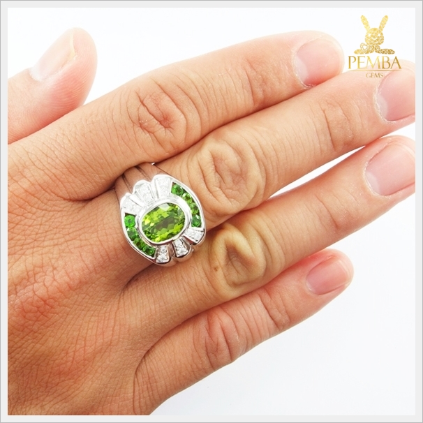 แหวนเพริดอตแท้ สีเขียวสดสวยใส เงินแท้ ชุบทองคำขาว แหวนพลอย