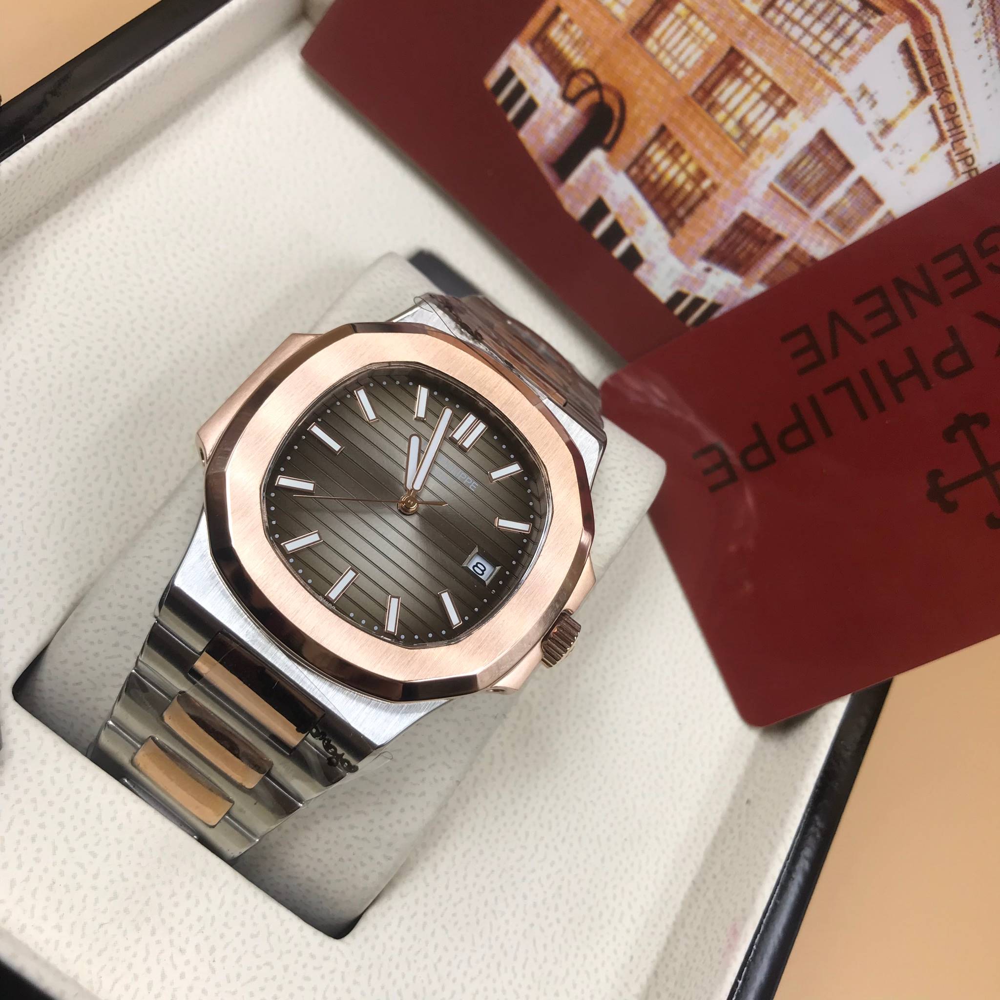 นาฬิกา Patek Philippe รุ่น Men Nautilus สายเลสสี 2K งาน Mirror Swiss หน้าน้ำตาล