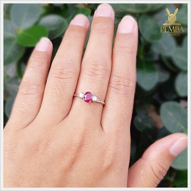 แหวนทับทิมแท้ สีแดงเข้ม ชุบทองคำขาว สวยเก๋ น่ารักๆ แหวนพลอยแท้