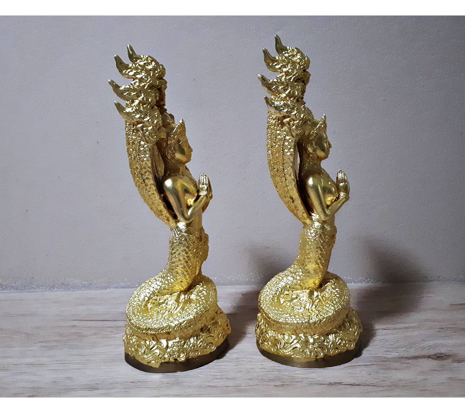 รูปหล่อ คู่ พญานาคราช ปางพรมมือ ปิดทอง (ท่านปู่นาคา-ศรีสุทโธ ท่านยานาคี-ศรีปทุมวัน) พญานาคปรก 7ตน 7เศียร โลหะทองเหลือง (ขนาดบูชา สูง15นิ้ว)