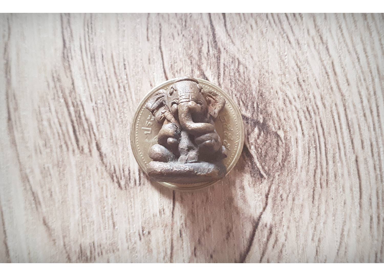 พระพิฆเนศ เนื้อนวโลหะสำริด (ปี2558 รุ่น สำเร็จสมปรารถนา ต่ออายุ ต่อเงินต่อทอง สุขสถาพรอิ่มใจ)