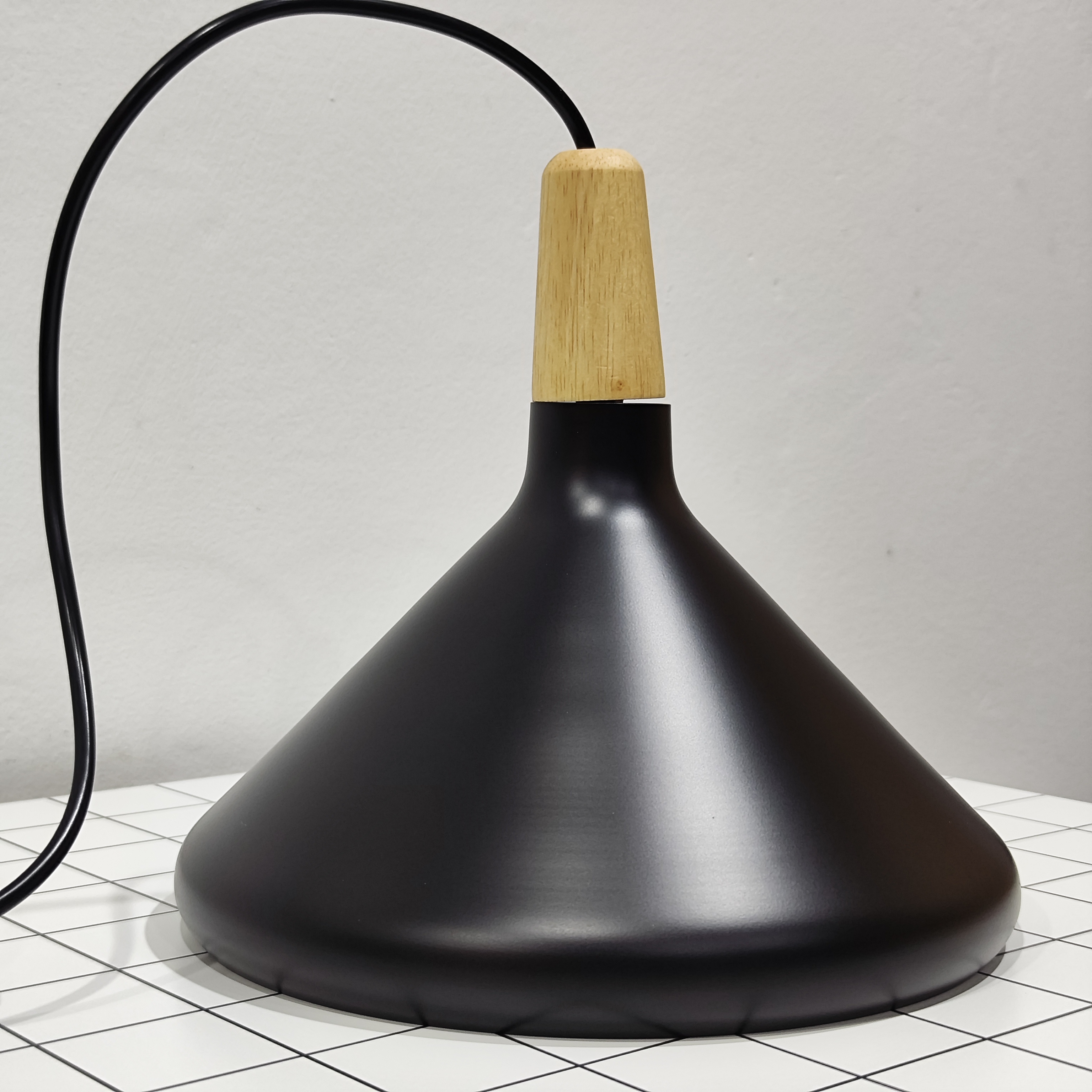 โคมไฟแขวนเพดานกว้าง 27cm มีจุกไม้ [RG2726]