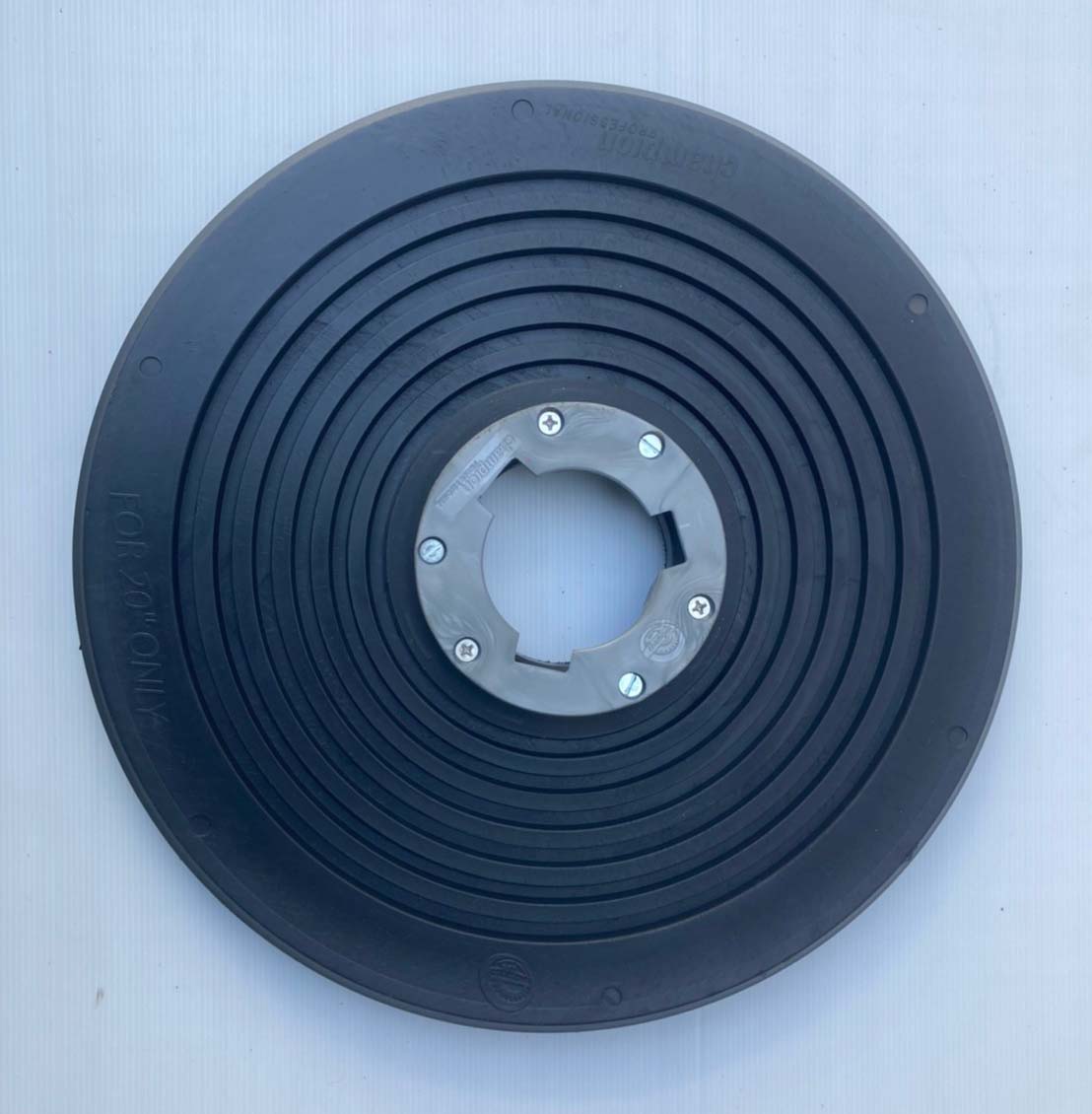 จานจับแผ่นใยขัด CHAMPION สำหรับเครื่อง 20 นิ้ว (Ø 18 นิ้ว)