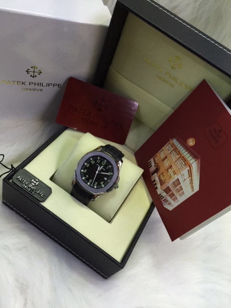 นาฬิกา Patek Philippe รุ่น Aquanaut สีเงิน สายยางสีดำ หน้าปัดสีดำ King Size สวยในสไตล์คุณ