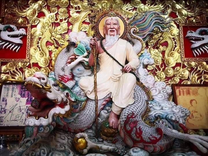 รูปภาพ (พกพาห้อยคอ) หลวงปู่มังกรขาว (อาจารย์กิมน้ำ) ศรีราชา จ.ชลบุรี #รับประกันแท้และทัน