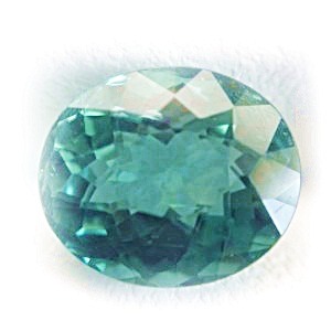 Natural Tourmaline พลอยทัวมาลีน รูปไข่ หนัก 2.06 กะรัต สีเขียวสวย สีหวาน ความสะอาดมองตาเปล่าสะอาด 99% ไฟดี เจียระไนสวย รูปร่างสวย