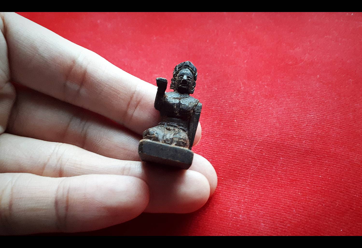 นางกวัก เนื้อไม้ตะเคียน - หลวงพ่อสมศักดิ์ วัดการเปรียญ(วัดสระเปรียญ) จ.ชัยนาท