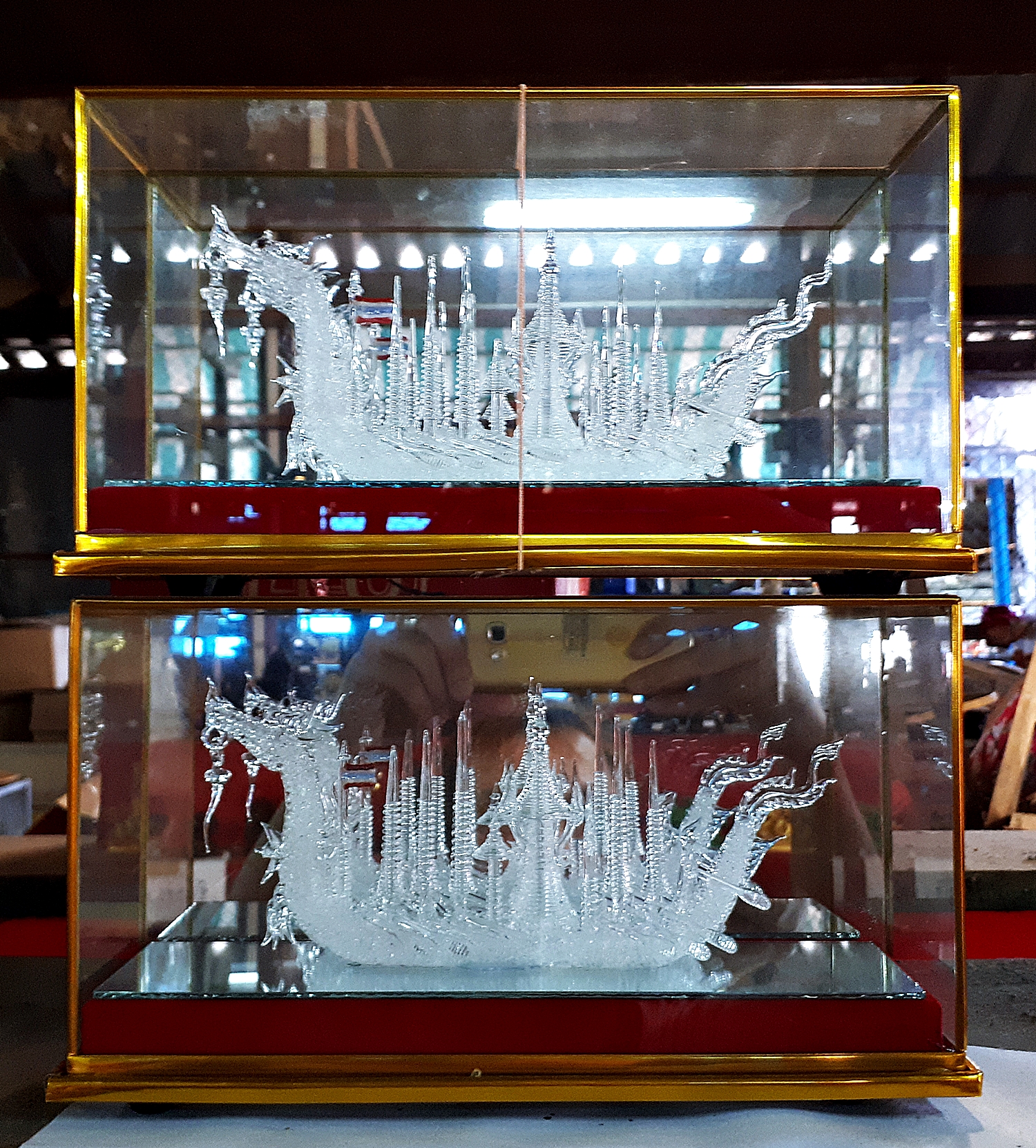 ตู้กระจก เรือหงษ์ แก้วเป่า (ขายปลีก ขายส่ง)