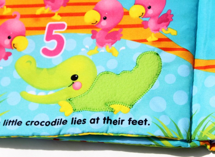 หนังสือผ้าเสริมพัฒนาการจาก Fisher-Price รุ่น Precious Planet Baby Animals Counting Book