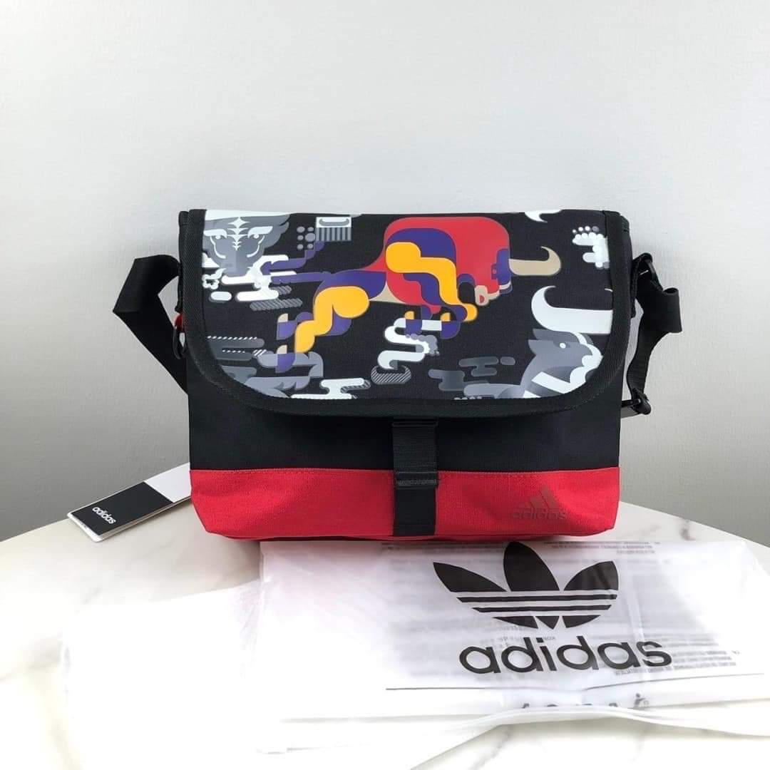 Adidas Crossbody Back (แอดไลน์ก่อนสั่งซื้อ)