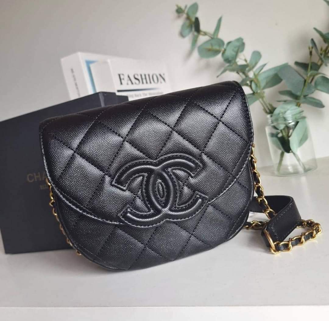 โปร ซื้อภายในวันนี้ ลด2%-5% CHANEL VIP GIFT CROSSBODY CHAIN BAG (แอดไลน์ก่อนสั่งซื้อ)