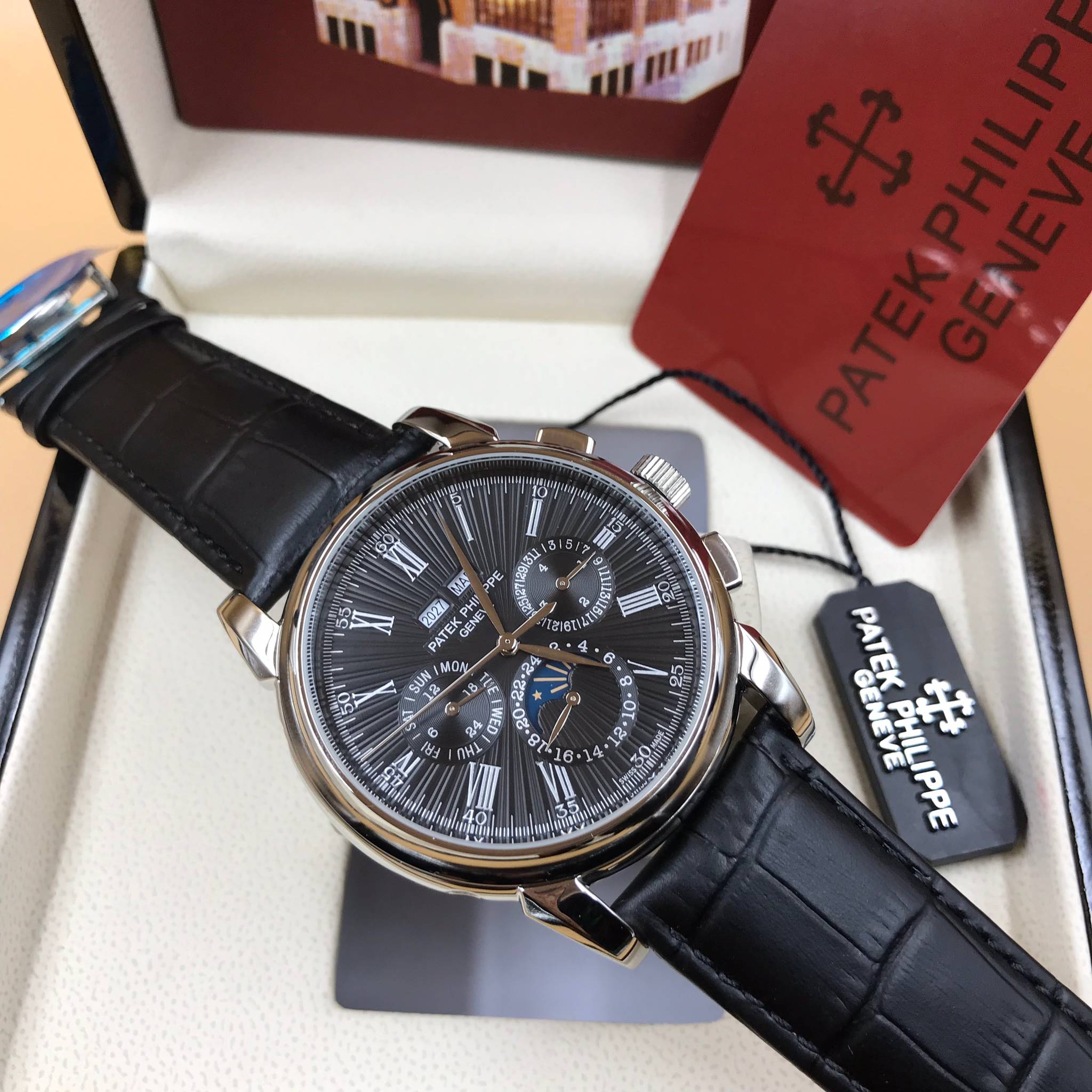 นาฬิกา Patek Philippe Perpetual Calendar หน้าปัดสีดำ สายหนังดำ งาน Mirror Swiss