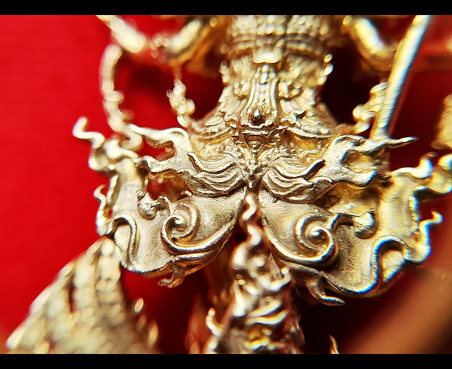 รูปหล่อ ท้าวมหาราชทั้ง4(ท้าวจตุโลกบาล) ทรงประทับบน ราหู เนื้อทองทิพย์ เต็มสูตร งานเน้นรายระเอียดปราณีต (ขนาดสูง5ซม) - (ราหู มี ปีกเป็นครุฑ มี ลำตัวเป็นพญานาค) ปลุกเสก ปี2563 #รับประกันแท้