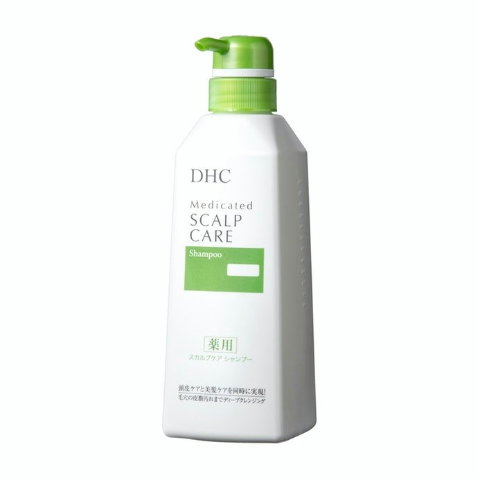 (แชมพู ขวดปั๊ม) DHC Medicated Scalp Care Shampoo 550mL ดีเอชซี แชมพูที่ช่วยรักษาสมดุลของหนังศีรษะ ขจัดความมันส่วนเกินและเซลล์ผิวเก่าที่อุดตันรูขุมขน เหมาะกับคนที่มีปัญหาหนังศีรษะมีความมันส่่วนเกิน รังแค คัน