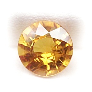 Thai Yellow Sapphire พลอยบุษราคัมบางกะจะ รูปกลม น้ำหนัก 1.67 กะรัต สีเหลืองทอง สีหวานสวย ความสะอาดมองตาเปล่าสะอาดไม่มีตำหนิ ส่องด้วยกล้องขยายสะอาด 99%