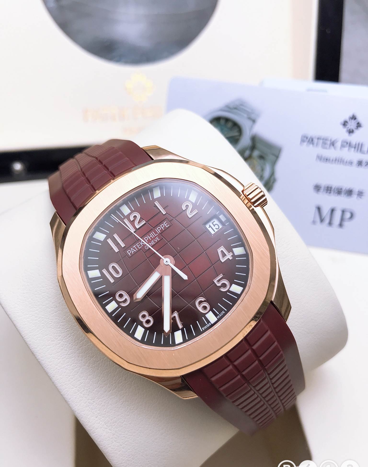 นาฬิกา Patek Philippe Aquanaut Ref. 5167R-001 Chocolate Swiss Grade