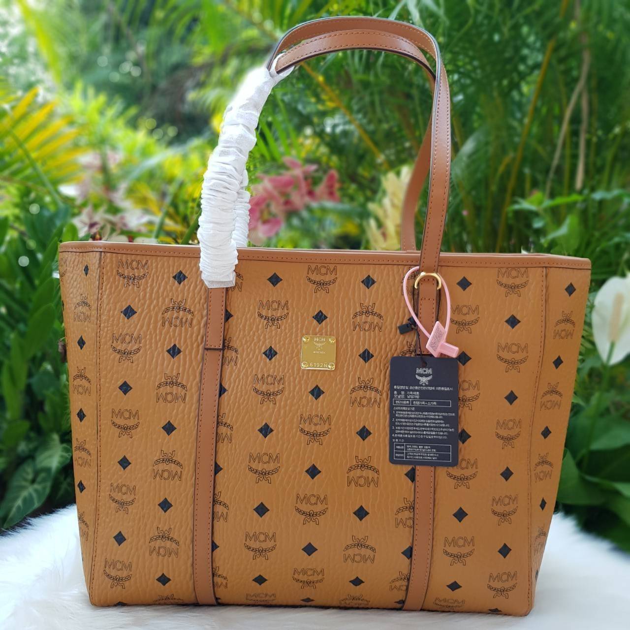 MCM MEDIUM TONI SHOPPER (6192N) (แอดไลน์ก่อนสั่งซื้อ)