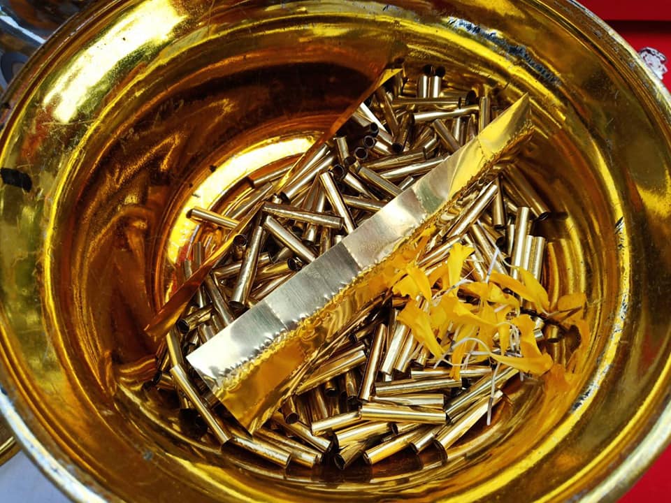 รูปหล่อ หลวงพ่อกวย วัดโฆสิตาราม ปี2562 #รับประกันแท้ - (หน้าตัก5นิ้ว เนื้อโลหะรมดำ (แบบพิมพ์ฐานสามชั้นบรรจุหยกเขียวอิตาลี ใต้ฐาน บรรจุทรายเสก พลอยเสก จีวร เกศา ผงอิทธิเจ และ ตะกรุดสามกษัตริย์ลงพระยันต์))