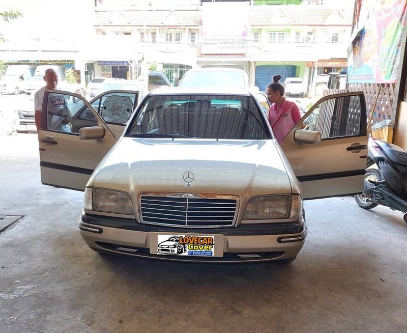 พรมเข้ารูปรถยนต์ Benz C180 W202 สีน้ำตาลเข้ม