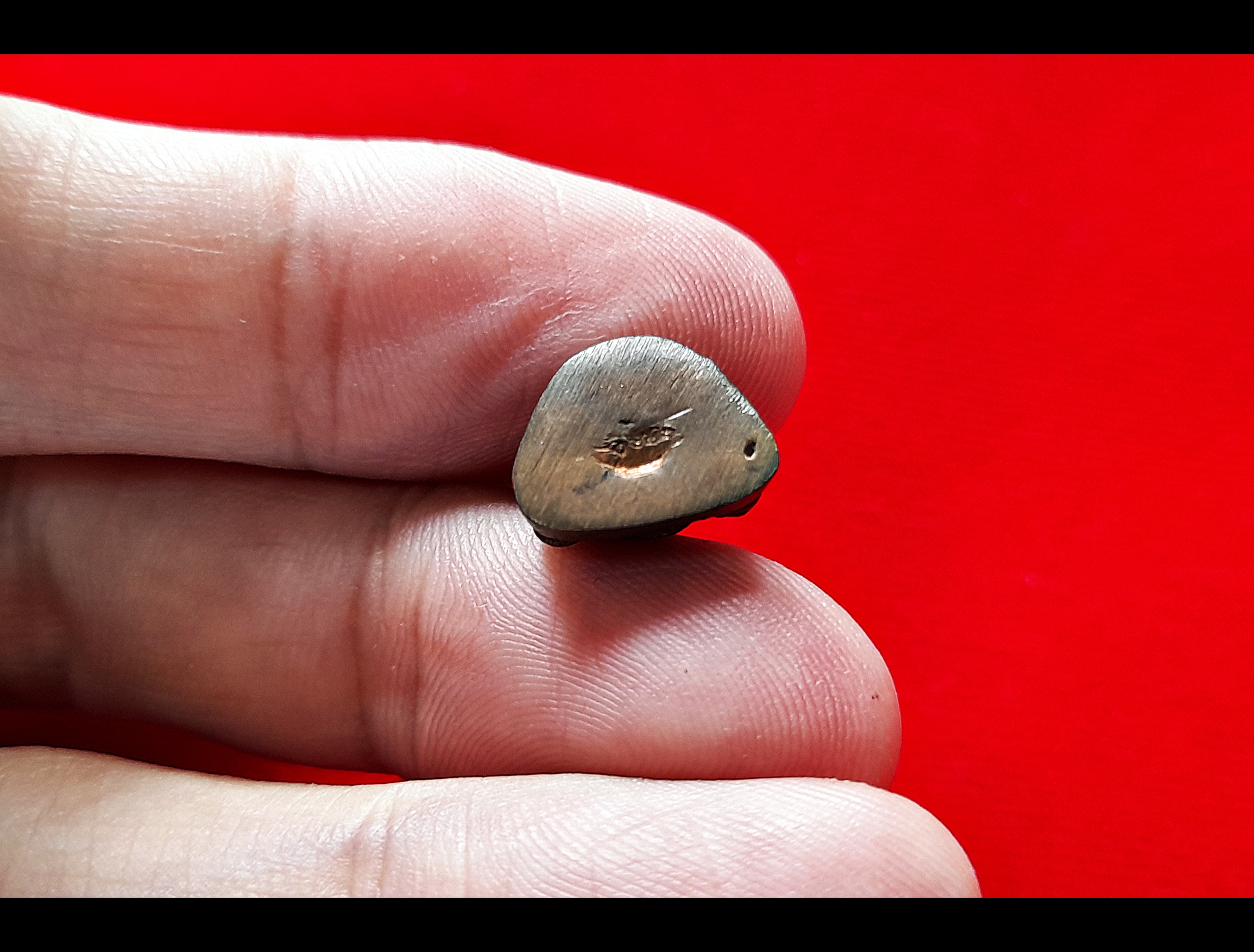 รูปหล่อ หลวงพ่อยงยุทธ วัดเขาไม้แดง (ขนาดห้อยคอ) จ.ชลบุรี เนื้อโลหะชนวน ปี2537 #รับประกันแท้และทันยุค - หลวงพ่อยงยุทธ วัดเขาไม้แดง จ.ชลบุรี