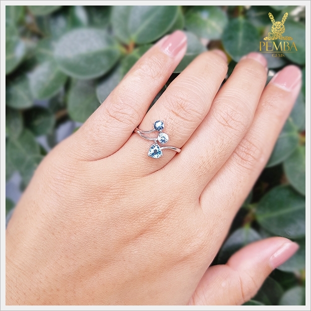 แหวนเพทายฟ้า 3 เม็ด ใส่เสริมเพิ่มเสน่ห์บนนิ้ว เงินแท้925 แหวนพลอยแท้