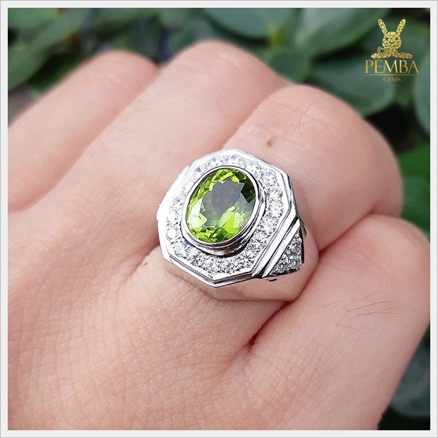 แหวนเพริดอตแท้ อัญมณีสีเขียวใบไม้อ่อน เงินแท้ ชุบทองคำขาว