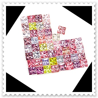 Princess Cut 2.4 m พลอยแฟนซี Fancy สี่เหลี่ยมก้นเพชร จำนวน 50 เม็ด หนัก 5.31 กะรัต หลากหลายสี Multi Colour เนื้อสะอาดทุกเม็ด ใสปิ้ง เจียระไนแบบเพชร