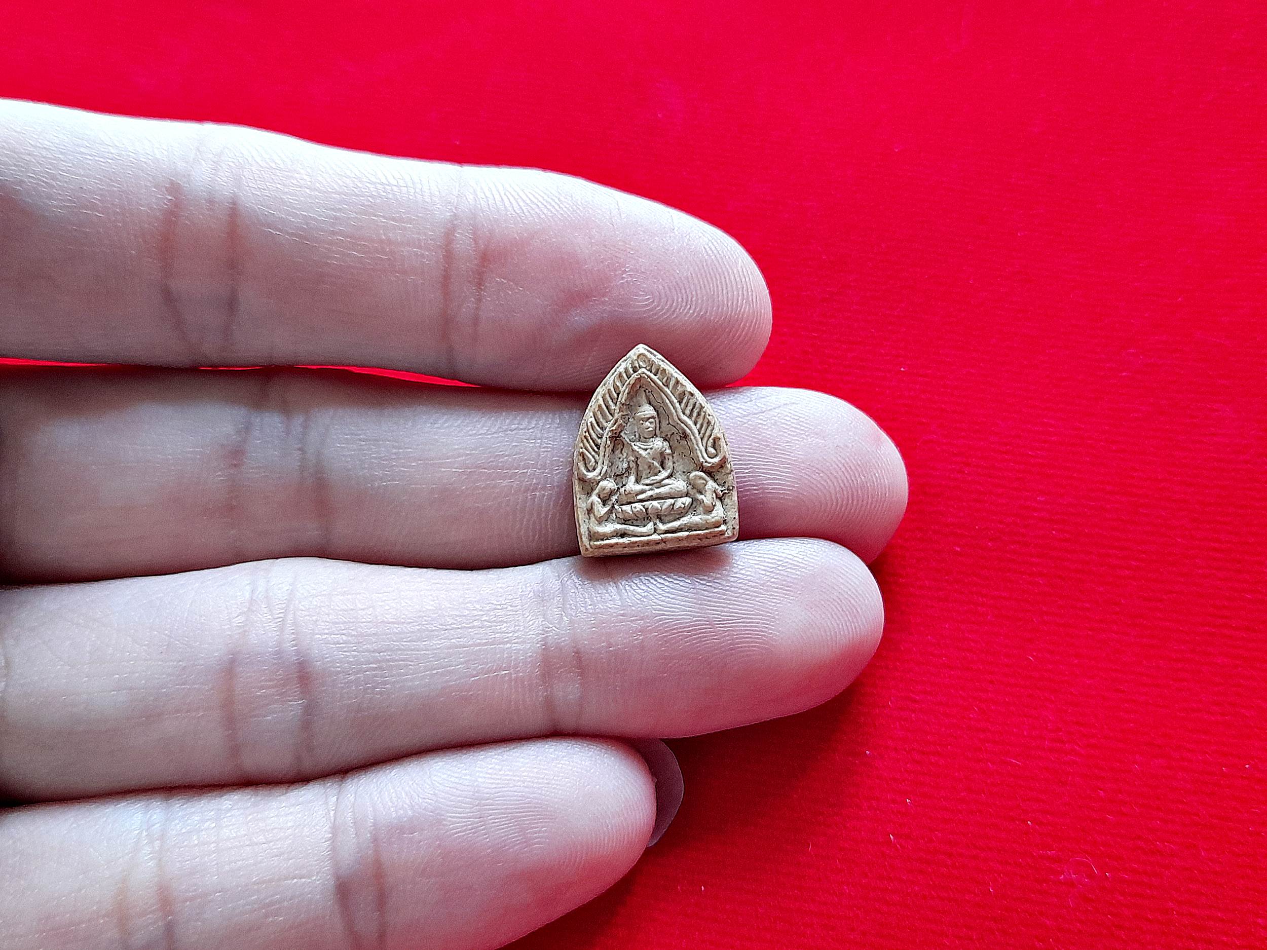 ขุนแผน สะกดทัพ (พิมพ์เล็ก สามเหลี่ยม) หลังยันต์หงษ์ทอง เนื้อผง - #รับประกันแท้และทัน - หลวงพ่อยงยุทธ วัดเขาไม้แดง จ.ชลบุรี