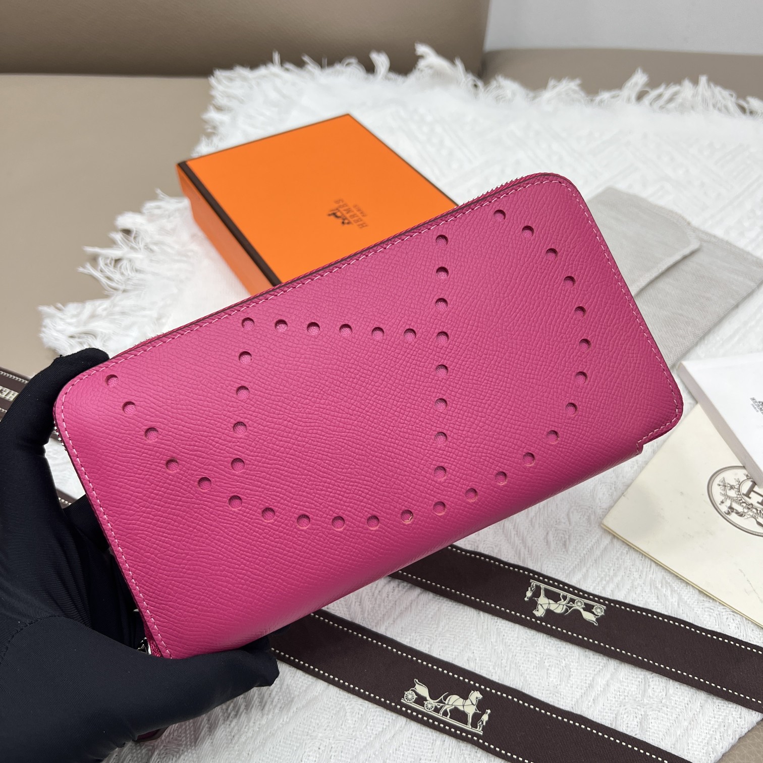 กระเป๋าสตางค์ hm long wallet ใบยาว ซิปรอบ เขียว ดำ เทา น้ำตาล ฟ้า ชมพู ส้ม