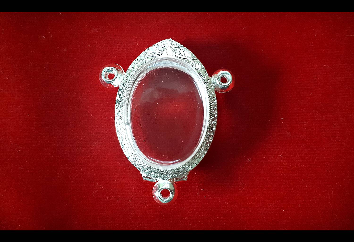 ตลับพระ ทรงไข่ (เนื้อเงินแท้90%) แกะสลักลาย หัวสิงห์ กนกลายไทย