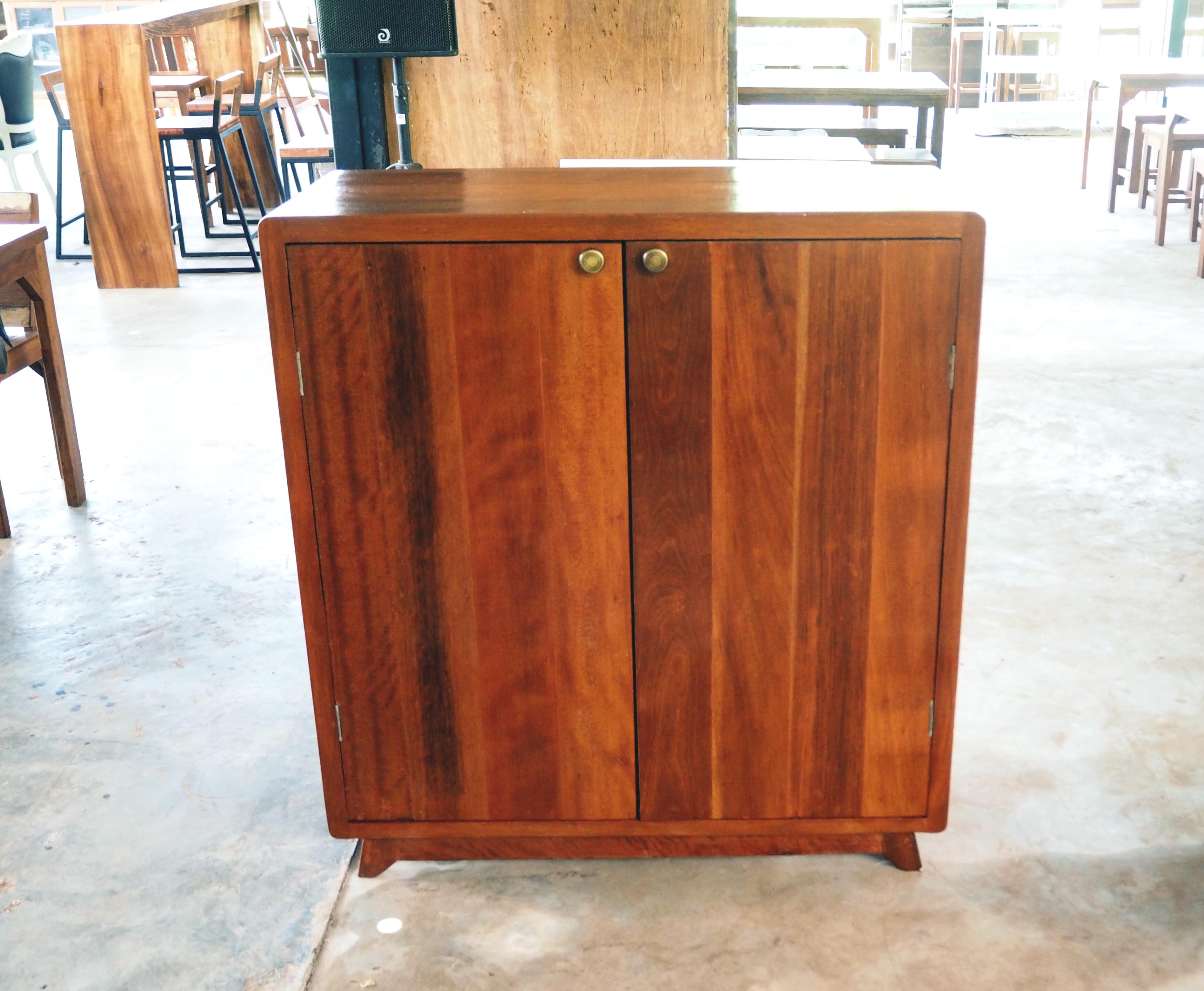 ตู้เก็บรองเท้าไม้เก่า สไตล์เรโทร ขนาด ก35 ย100 ส110 cm สอบถามรายละเอียดใด้ที่ 094 290 1597