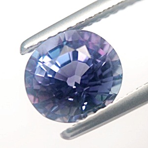 Tanzanite พลอยแทนซาไนต์ หาได้ยากค่ะ สีจะคล้ายพลอยเนื้อแข็งซีลอนค่ะ รูปไข่ หนัก 2.11 กะรัต สีเงินอมม่วง มองโดยรวมยังเฉดน้ำเงิน สีโทนหวาน สีเปิดสวยค่ะ