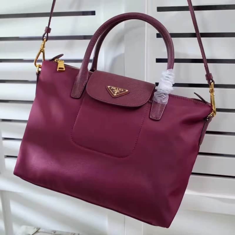 กระเป๋า pd nylon tessuto saffiano tote bag new 14" สีแดงเลือดหมู หนังอิมพอร์ท