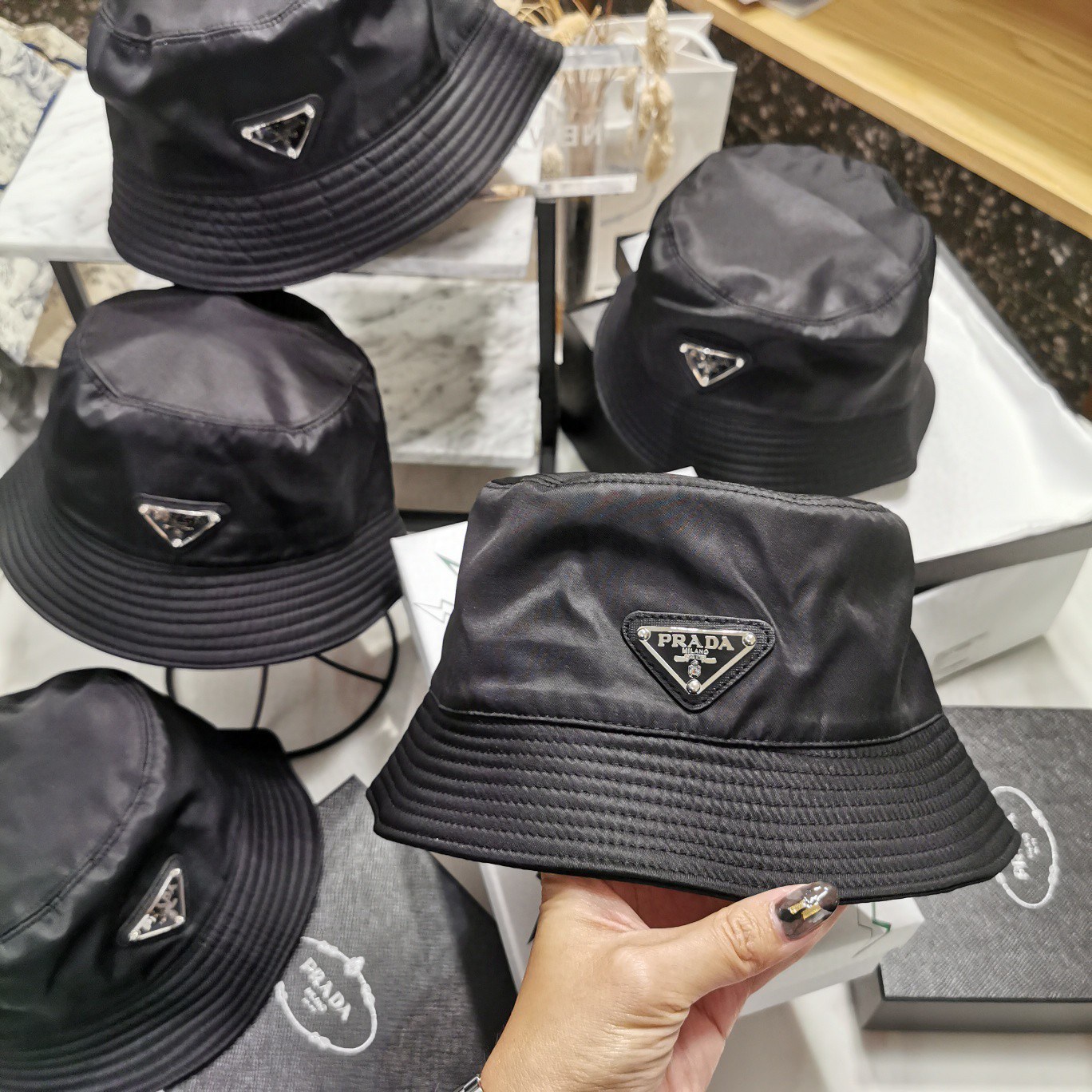 หมวก pd hat cap bucket hat hiend มีหลายแบบกดดูเพิ่ม สอบถามได้ค่ะสต็อคเปลี่ยนตลอด