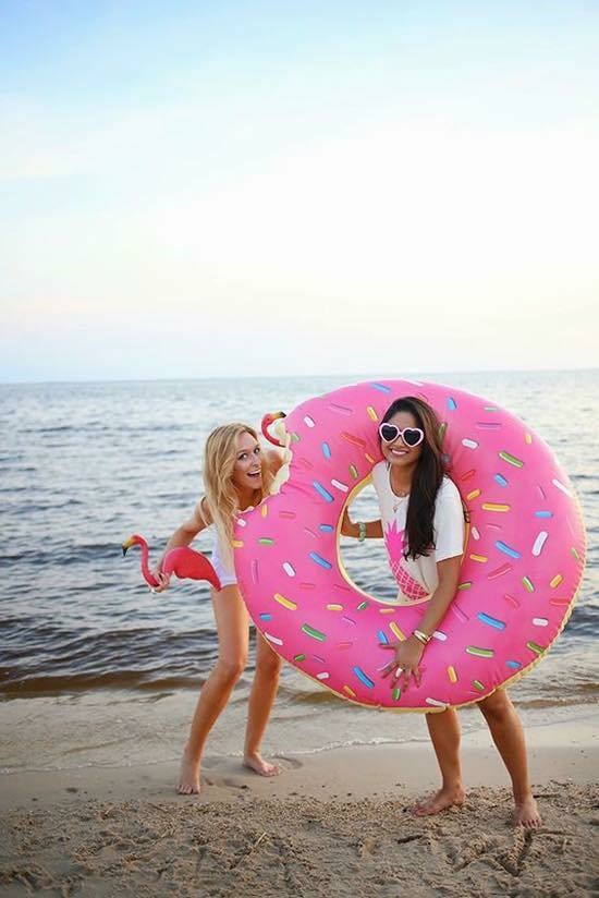 ห่วงยางโดนัทขนาดยักษ์ Pool Float Giant Donut (Strawberry)
