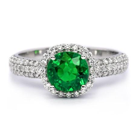 Tsavorite Woman Ring แหวนพลอยกรีนการ์เน็ตล้อมเพชร ทองคำ YG หนัก 3.45 กะรัต เพชร FVVS หนัก 0.36 กะรัต 76 เม็ด พลอยกรีนการ์เน็ต 1.53 กะรัต