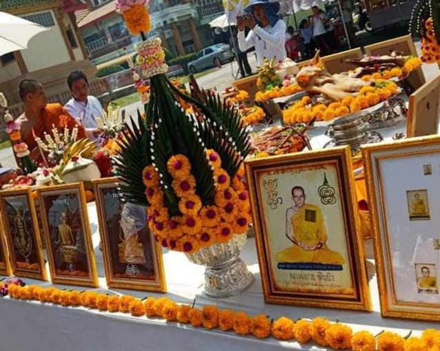 รูป หลวงพ่อกวย วัดโฆสิตาราม(วัดบ้านแค) เต็มองค์ หลัง ตะกรุดสามกษัตริย์ ปี2562 (พร้อมเลี่ยม) -- #พิธีดีมากดวงจิตหลวงพ่อกวยมาเสกให้เอง