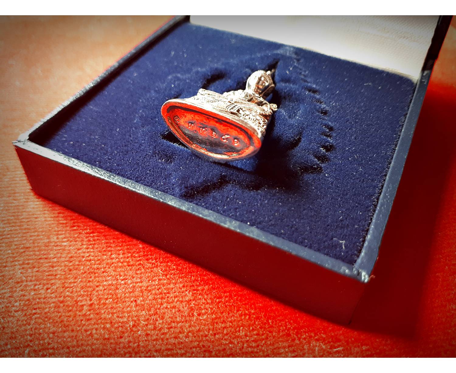 พระแก้วมรกต เนื้อเงินแท้ ปี2539 #รับประกันแท้ (ขนาดลอยองค์ ห้อยคอ น้ำหนัก ประมาณ10กรัม) - พิธีปลุกเสกใหญ่ใน วัดพระศรีรัตนศาสดาราม(วัดพระแก้ว)