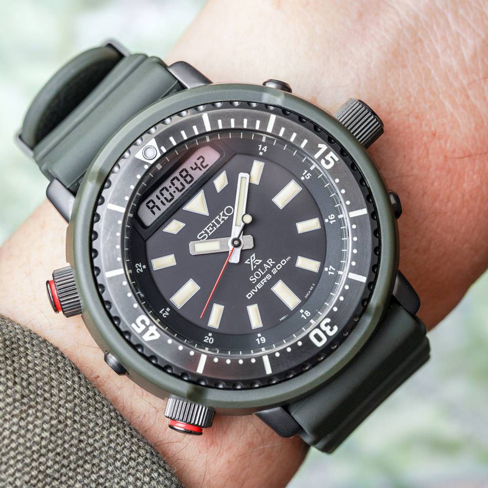 Karnvera Shop นาฬิกาข้อมือผู้ชาย Seiko Prospex"Arnie" Re-Issue Sports Solar Diver's 200M Silicone Band Watch SNJ031P1