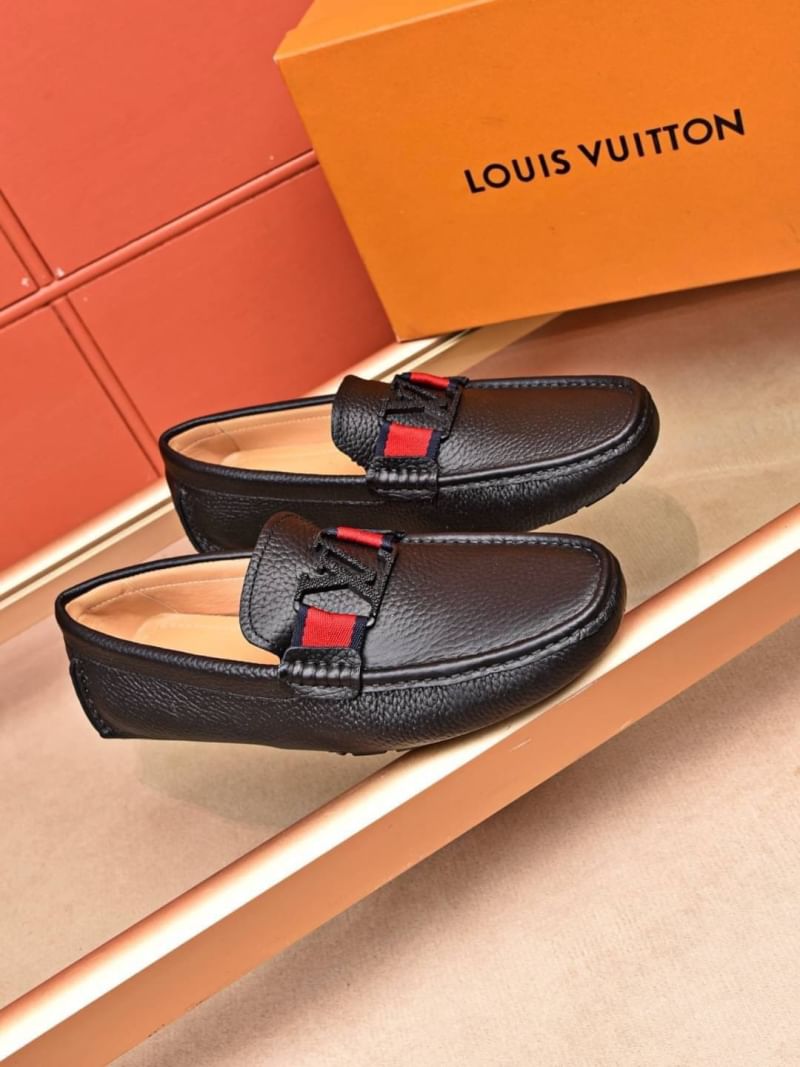 รองเท้า lv loafer มีหลายแบบกดดูเพิ่มด้านใน