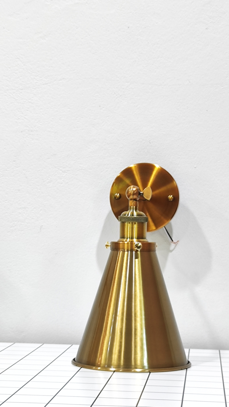 โคมไฟติดผนังสีทอง lron gold [RW1010-D]