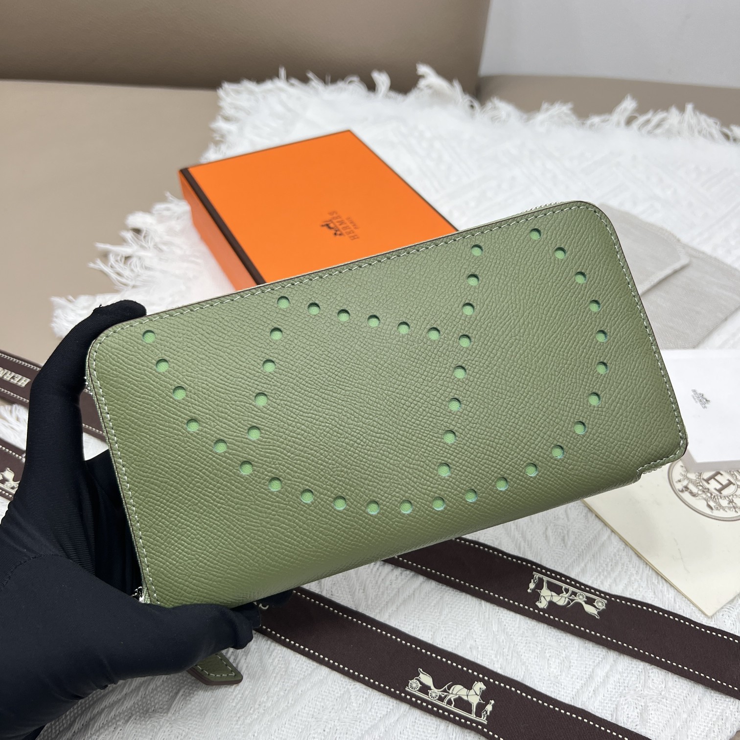กระเป๋าสตางค์ hm long wallet ใบยาว ซิปรอบ เขียว ดำ เทา น้ำตาล ฟ้า ชมพู ส้ม