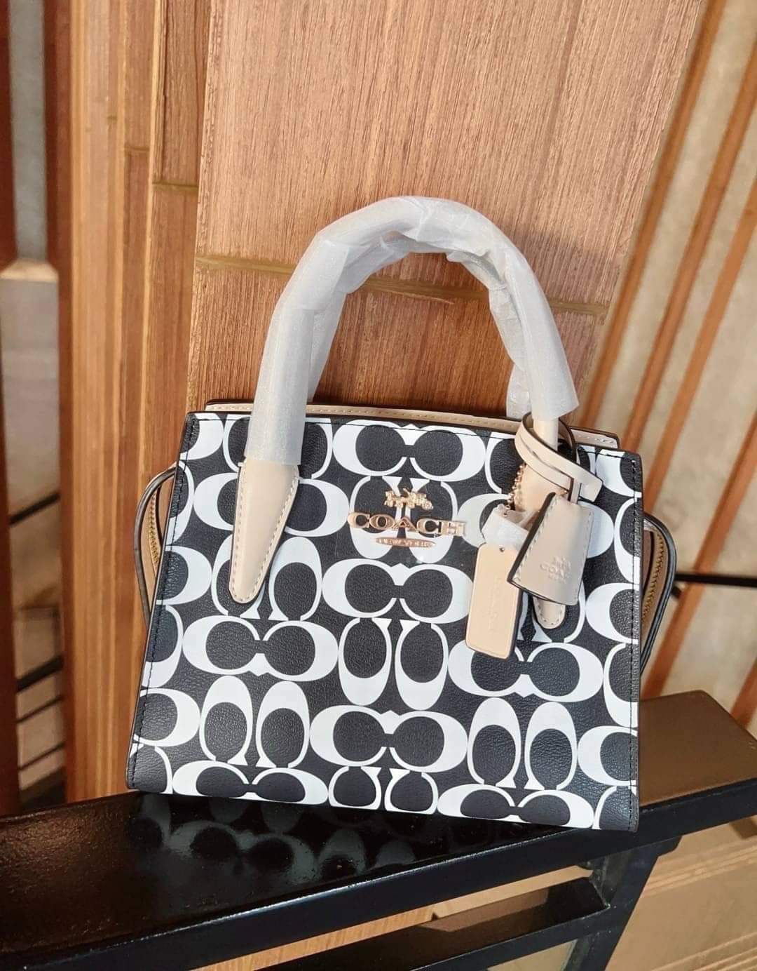 COACH ANDREA CARRYALL BAG((CP081)) (แอดไลน์ก่อนสั่งซื้อ)