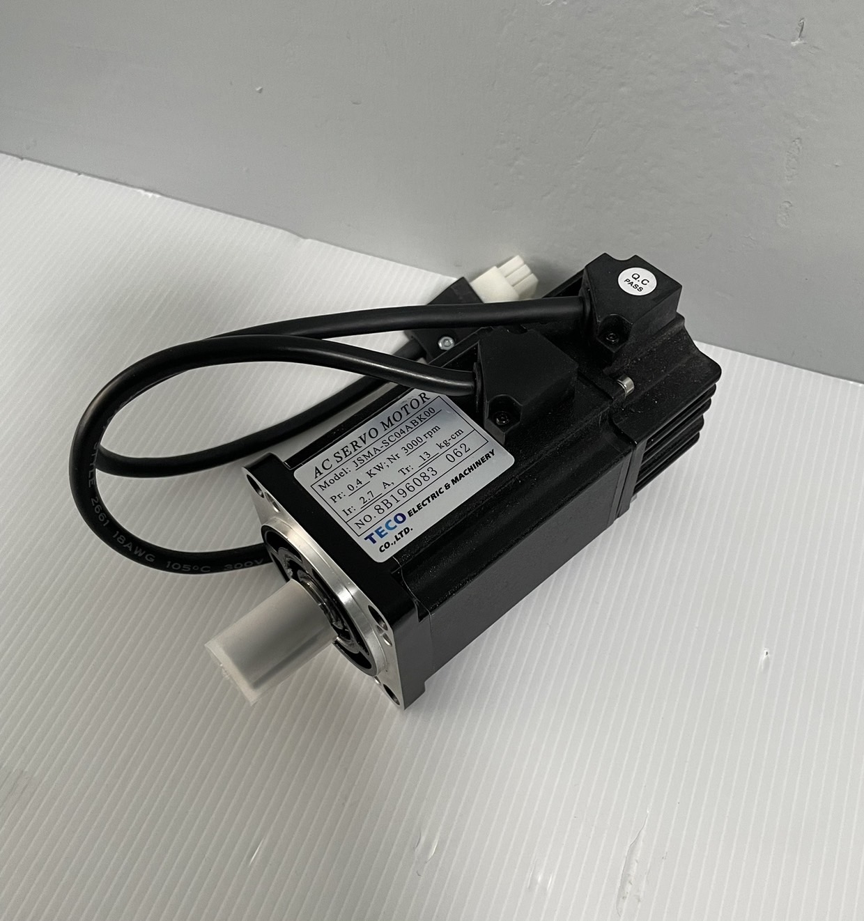 TECO Servo Motor Model:JSMA-SC04ABK00 400W 220V 1/3 phase
