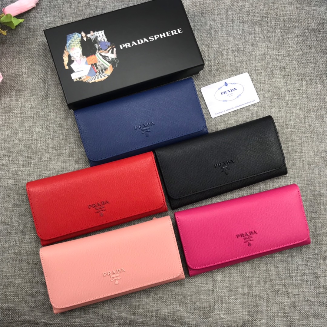 กระเป๋าสตางค์ pd saffiano wallet แบบกระดุมเปิด ใบยาว