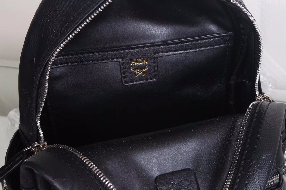 กระเป๋าเป้ mcm mini 21x27cm