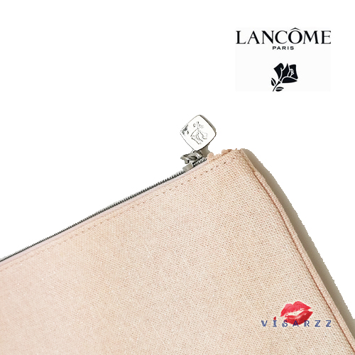 Lancome Cosmetic Bag Golden Nude กระะป๋าเครื่องสำอางผ้าสีนู้ดแทรกประกายวิ้งสีทอง ซิปโลโก้ลังโคมสีเงิน ด้านในซับในด้วยผ้าสีนู้ดพิมพ์ลายลังโคม