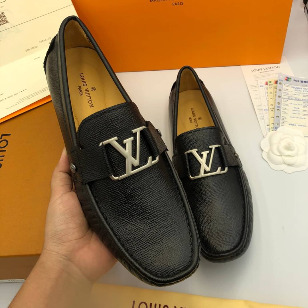 รองเท้า lv loafer มีหลายแบบกดดูเพิ่มด้านใน