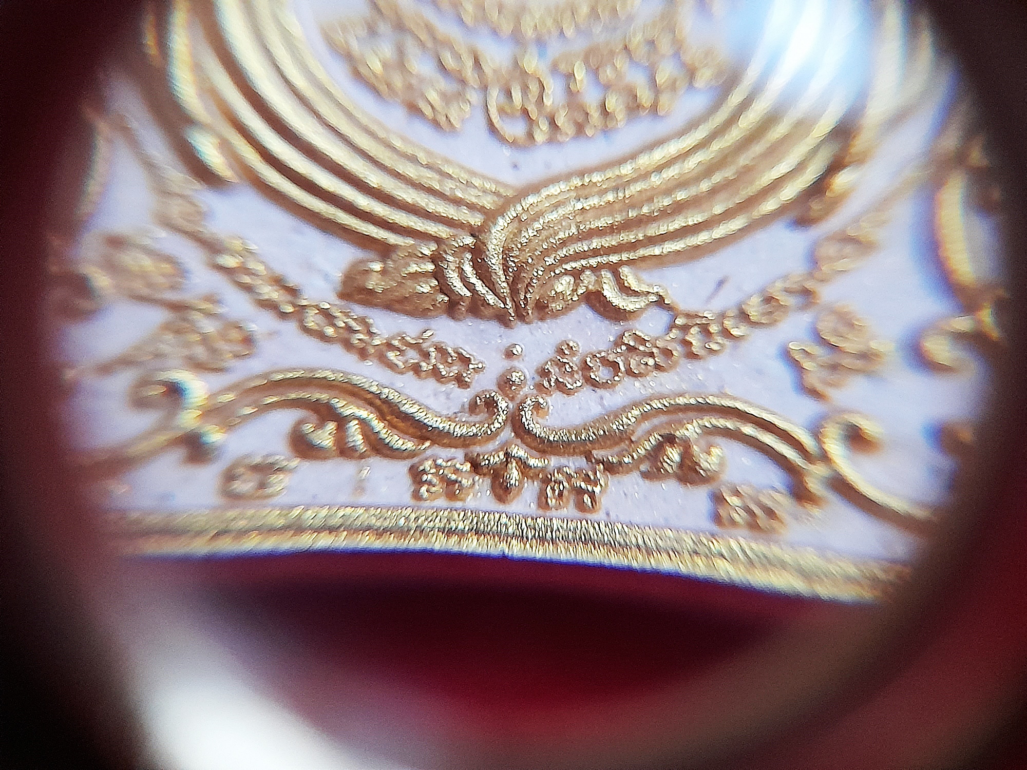 นก สาริกาคู่ หลังยันต์หน้าผากพระอินทร์ เนื้อผง(สีชมพู ปัดหน้ากากทอง) (หลังจารเขียนยันต์ด้วยมือ) #รับประกันแท้ - พระอาจารย์สุริยัณ วัดป่าฉัพพรรณรังสี จ.ชัยภูมิ