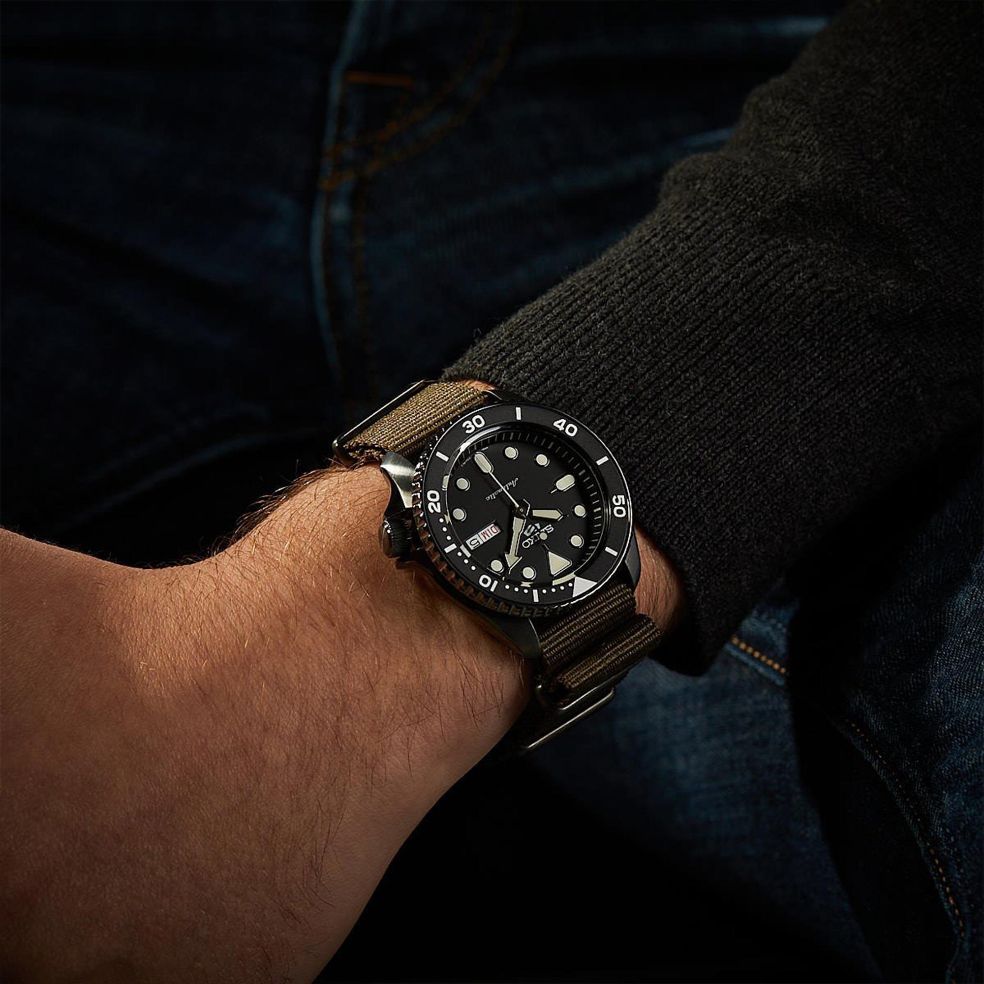 Karnvera Shop นาฬิกาข้อมือผู้ชาย Seiko 5 Sport Automatic รุ่น SRPD65k4